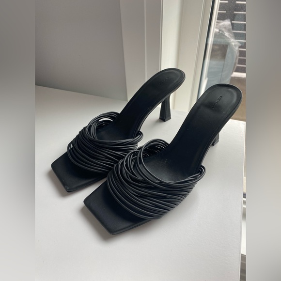 Oak and Fort Heels with black straps- size 9 - Picture 2 of 5